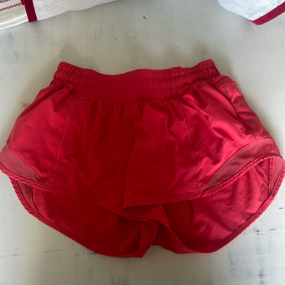 Lululemon hotty hot shorts 2.5 inch inseam